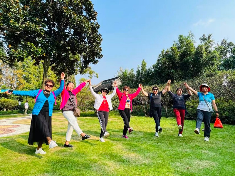 三十万会员优选，康旅易购APP助力银发族畅享云生活 康旅易购APP：以数智之力，赋能银发经济新跨越 从线下到线上，数字化助力康旅易购APP迈入数智生活圈